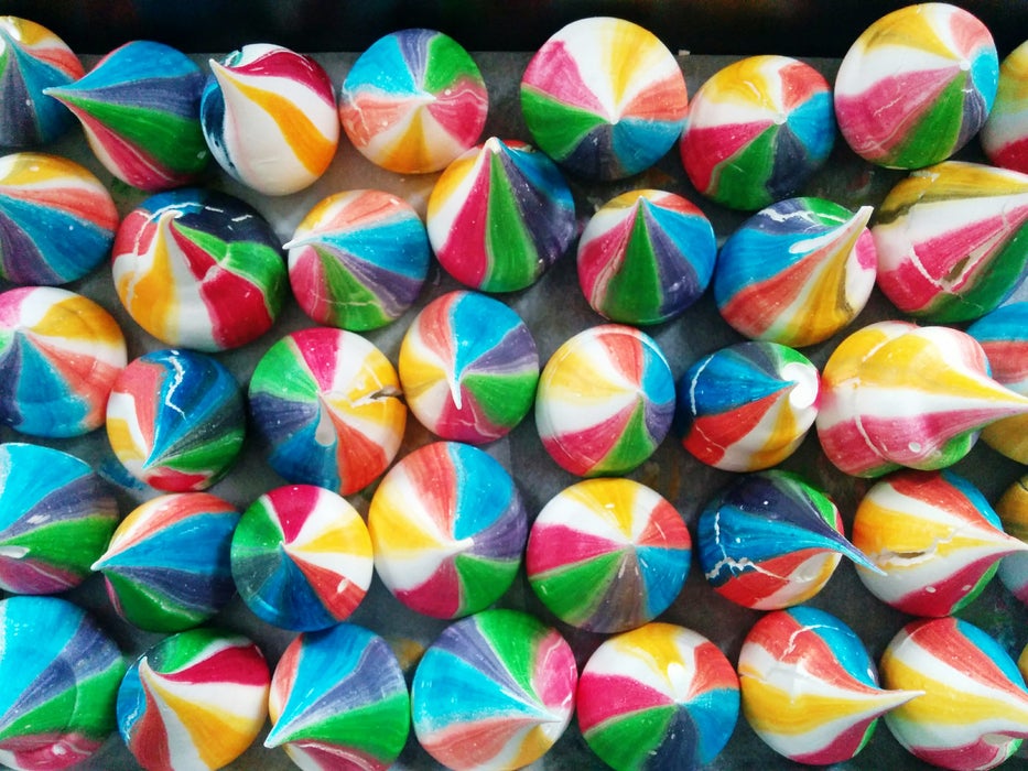 彩虹蛋白糖亲吻