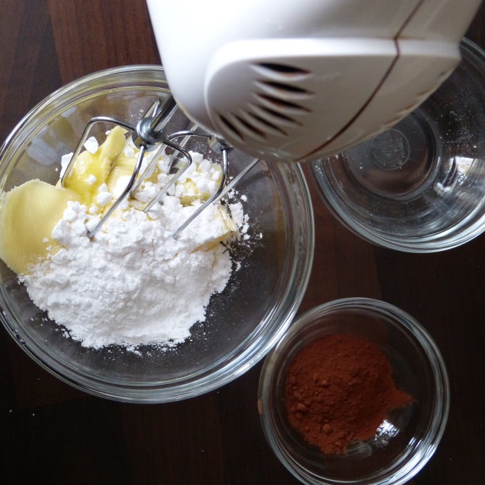 巧克力奶油霜与鲜奶油夹心