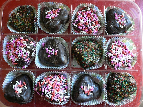 巧克力蘸巧克力心制作教程——巧克力问题修复与预防指南