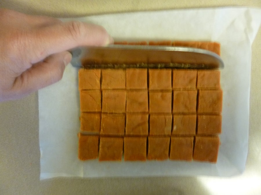 切块·蘸巧克力·定型·享用