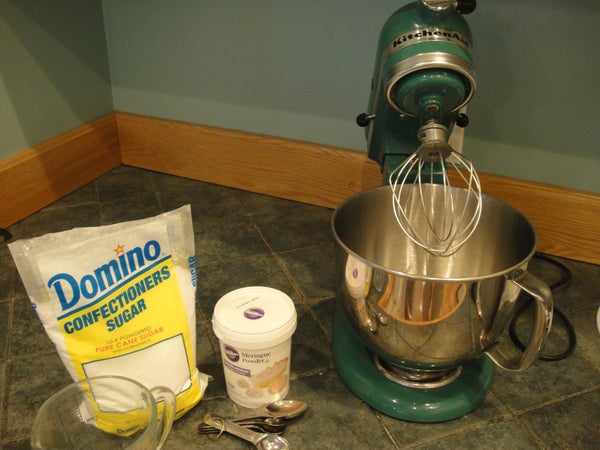 调制蛋白糖霜填缝