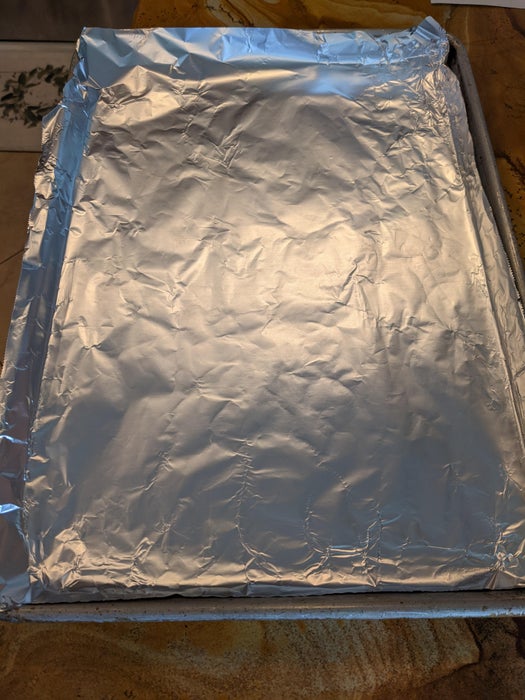 准备烤盘与擀面