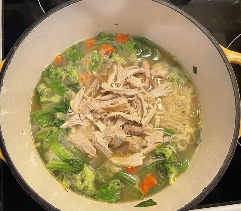 加入鸡肉和椰奶