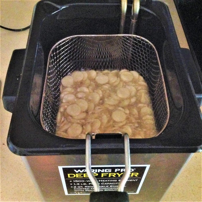 烹饪玉米饼脆片或带孔整饼