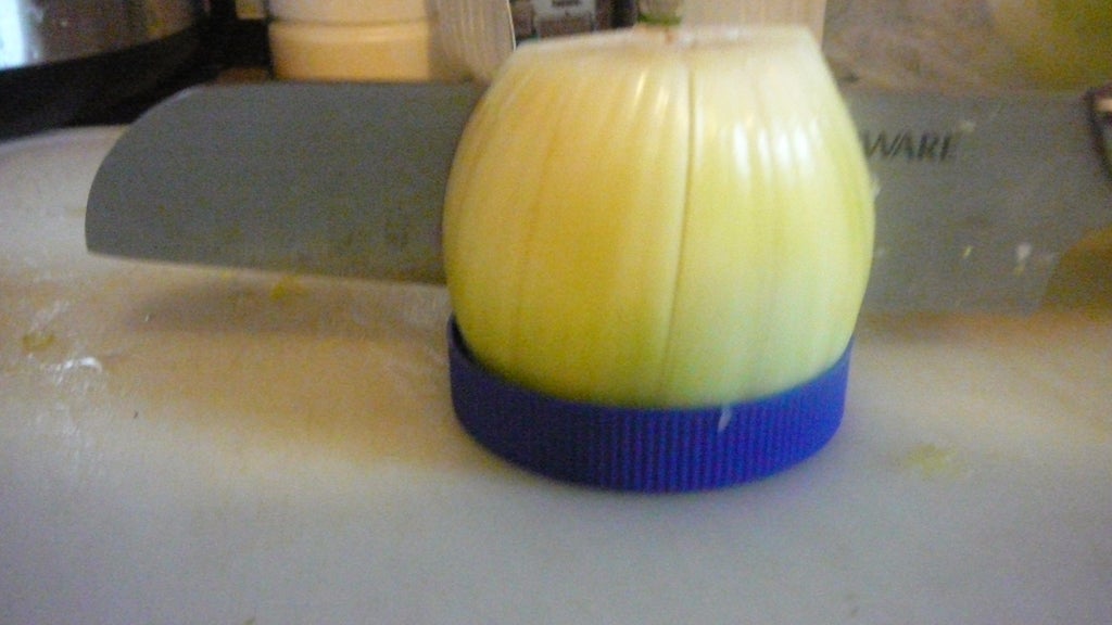 切洋葱时盖子会阻止刀刃完全穿透