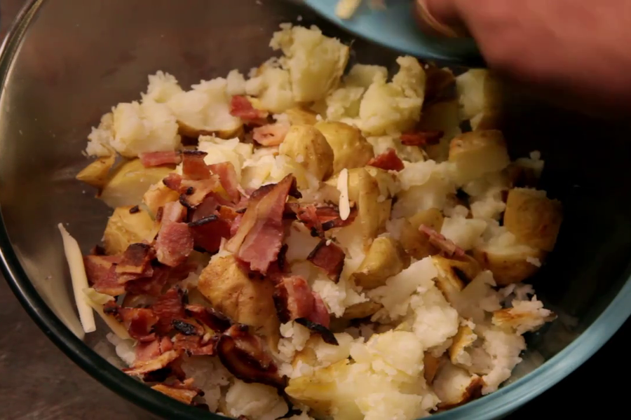 第四步:加入培根和芝士