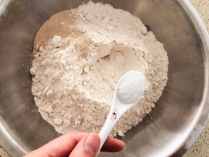 英式麦芬步骤1：混合面团