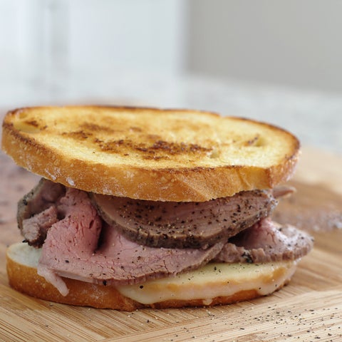 熟食店风格慢炖锅烤牛肉