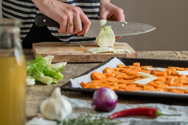 清洗切配并烤制蔬菜