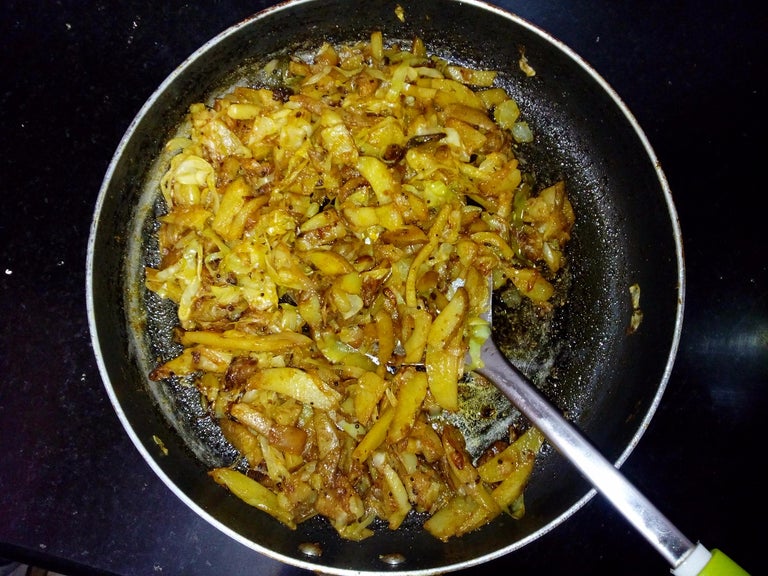 土豆卷心菜炒菜