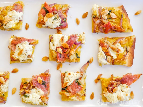 南瓜帕尔马火腿乳酪薄饼方片
