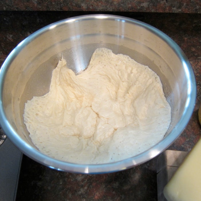 拉伸面团与配料