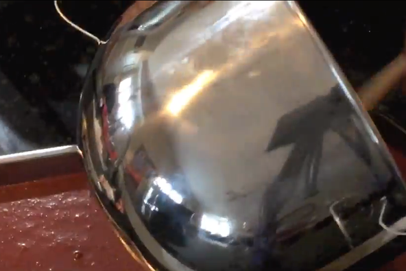 倒入烤盘，350°F烘烤30分钟