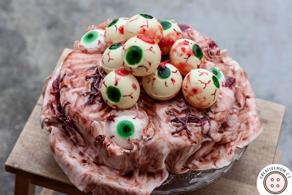 Peekaboo! Halloween Cake With a Hidden Charade