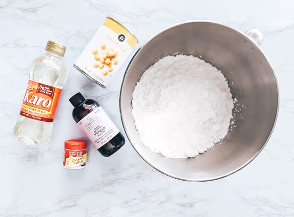 准备皇家糖霜食材与工具